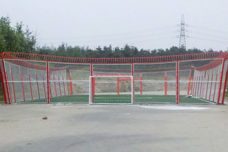 籠式足球場(chǎng)圍網(wǎng)圖片1