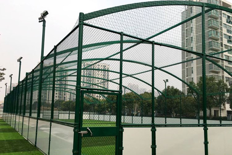 籠式足球場(chǎng)圍網(wǎng)圖片2