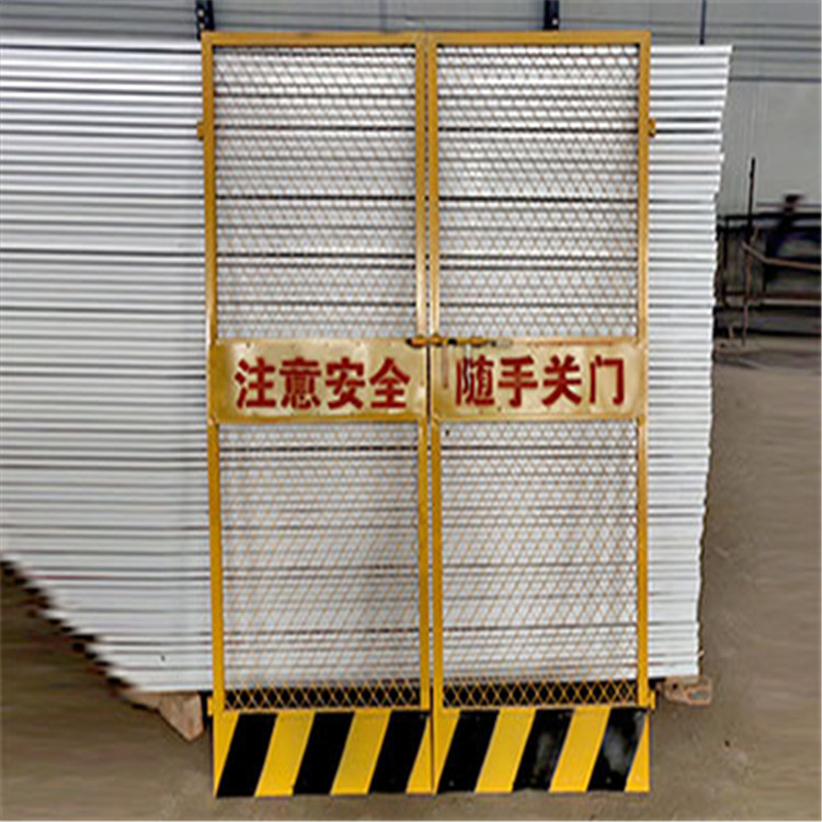 施工電梯門(mén)圖片2