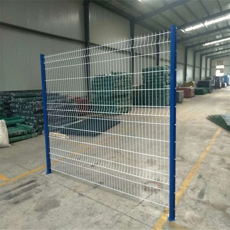 停車(chē)場(chǎng)折彎護(hù)欄圖片1