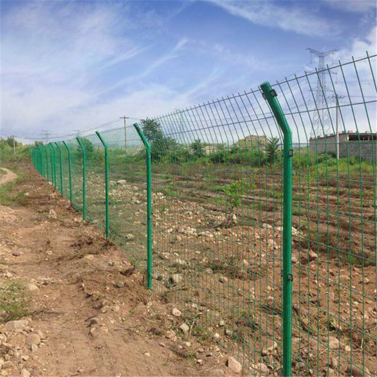 景區(qū)園林隔離網鐵絲網圖片2
