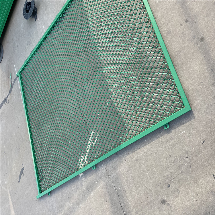 保稅區(qū)菱形護(hù)欄網(wǎng)